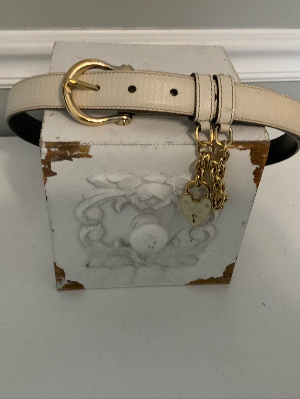Gucci Authentic Vintage Rare Leather Horsebit Buckle Belt Cream Charm